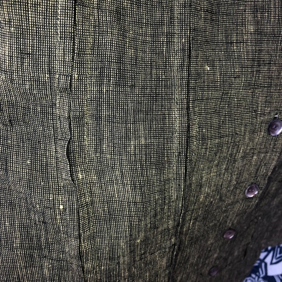 KARAVAN linen pleated boxy fit button top - Picture 3 of 6